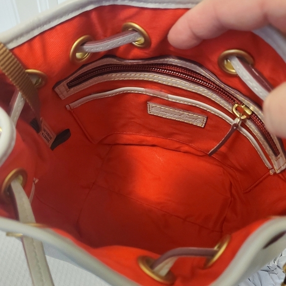 NWT Dooney & Bourke Florentine Ecru In Color Leather Crossbody Bag, Clas… - Picture 8 of 10